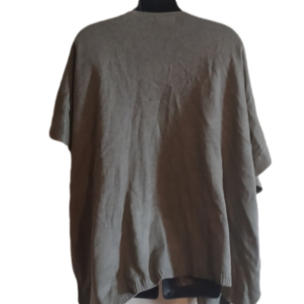 NWT Loft light green oversized poncho/ sweater. Size xs/s.See measurements. - Picture 4 of 10